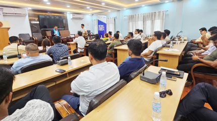युवा उद्यमी मञ्च विराटनगरद्वारा कुलमान घिसिङसँग भेटघाट
