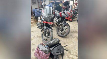 धनकुटाबाट गाँजा र मोटरसाइकलसहित तीन जना पक्राउ