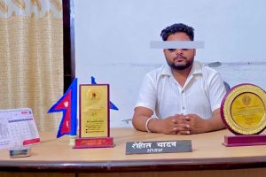गाँजा बरामद भएको भ्यानबाट स्टिकर उप्काएको आरोपमा महेन्द्र मोरङका स्ववियु सभापति पक्राउ