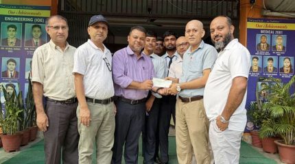 विराटनगरको अर्किड कलेजद्वारा बाढीपीडितलाई ५ लाख सहयोग