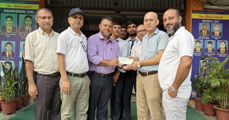 विराटनगरको अर्किड कलेजद्वारा बाढीपीडितलाई ५ लाख सहयोग