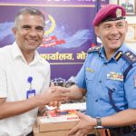 नोबेल अस्पतालद्वारा मोरङ प्रहरीलाई कल रेकर्डिङ उपकरण हस्तान्तरण