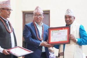 धनकुटाको शिक्षक हित सहकारीद्वारा १५ जना सम्मानित