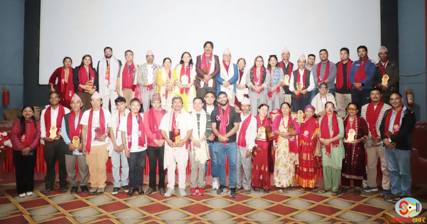 धनकुटाका चार विद्यार्थीलाई छात्रवृत्ति प्रदान