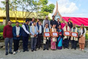 धनकुटामा २०८२ को एसईईमा उत्कृष्ट नतिजा ल्याउने विद्यार्थी र विद्यालय सम्मानित