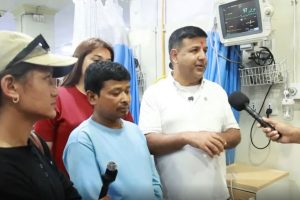 डा.सुनील शर्माले केएमसीमा २४ वर्षीया विनिताको निःशुल्क मिर्गौला प्रत्यारोपण गरिदिने
