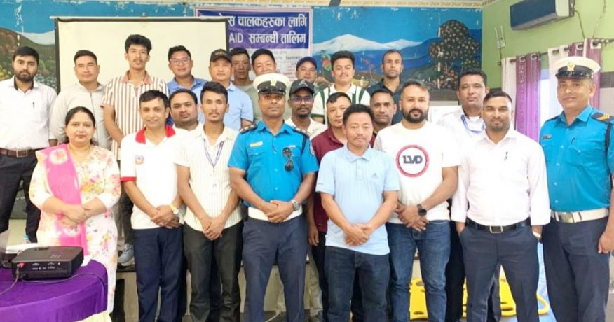 विराटनगरमा एम्बुलेन्स चालकहरूलाई सडक सुरक्षासम्बन्धी प्रशिक्षण