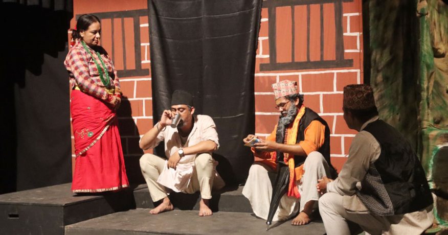 विराटनगरको गुरुकुलमा ‘कर्तव्य’ ले जित्दैछ दर्शकको मन (फोटो फिचर)