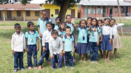 रंगेलीको त्रिभुवन माविका विद्यार्थीद्वारा खाजा खर्च कटाएर बाढीपीडितलाई सहयोग
