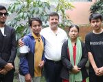 डा.सुनिल शर्माले केएमसीमा बाढीपीडित विष्णुकुमारीको निःशुल्क मृगौला प्रत्यारोपण गराउँदै