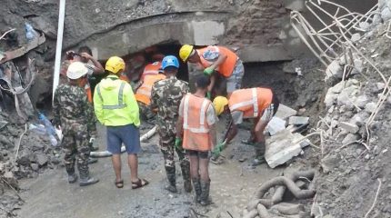 त्रिशूली ३ ‘ए’ भित्रबाट आयो मान्छेको आवाज, उद्धारकर्तासँग दोहोरो संवाद