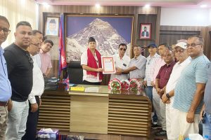कोशी प्रदेशका अलपत्र २३२ योजना सम्पन्न गर्न व्यवसायीहरूलाई मन्त्रीको अन्तिम मौका