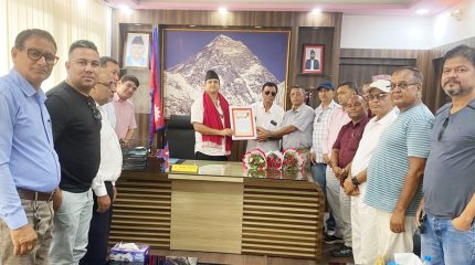 कोशी प्रदेशका अलपत्र २३२ योजना सम्पन्न गर्न व्यवसायीहरूलाई मन्त्रीको अन्तिम मौका