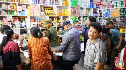 धनकुटामा चाडपर्व लक्षित बजार अनुगमन, अखाद्य बस्तु बरामद