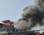 झापाको बिर्तामोड बजारमा भीषण आगलागी
